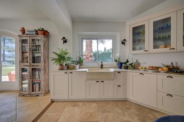 Vente Maison de luxe Meyrargues 5 Pièces 224 m²