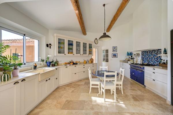 Vente Maison de luxe Meyrargues 5 Pièces 224 m²