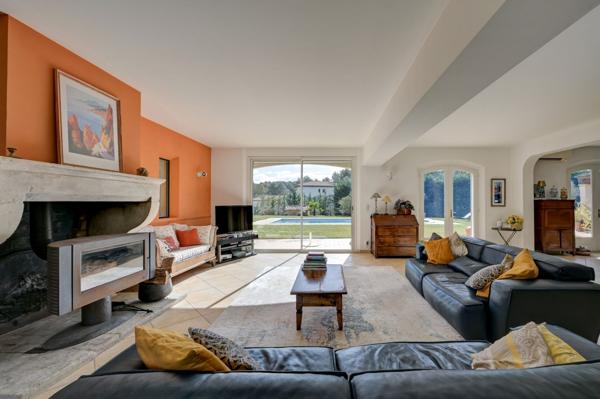 Vente Maison de luxe Meyrargues 5 Pièces 224 m²