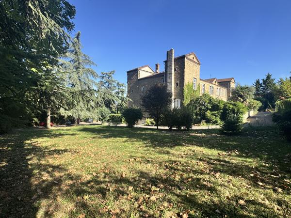 Loft de charme – 125 m² Carrez/ 175 m² au sol – Parc privé