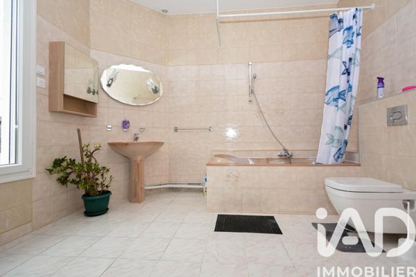 Maison à vendre 5 pièces 136 m² Bobigny