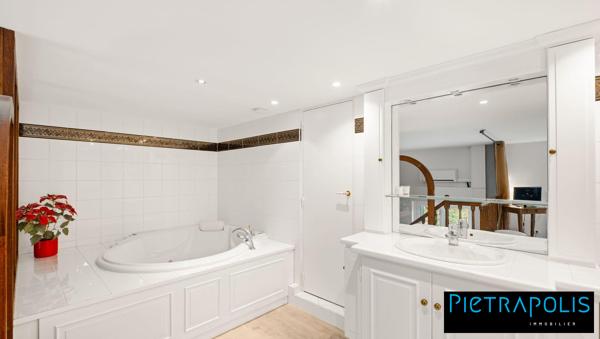Appartement d’exception avec jardin privé, terrasse et accès privatif au Parc de la Tête d'Or.