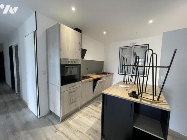 Maison d'habitation d'environ 103 m² habitables sur terrain de 697 m²