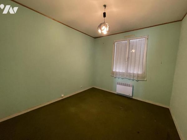 Maison d'habitation d'environ 103 m² habitables sur terrain de 697 m²