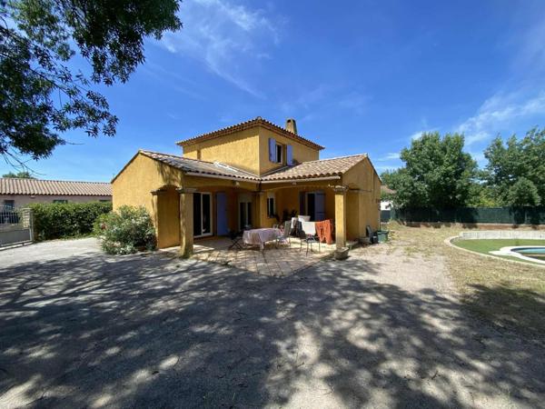 Villa de 110m2 sur terrain de 586m2 avec piscine