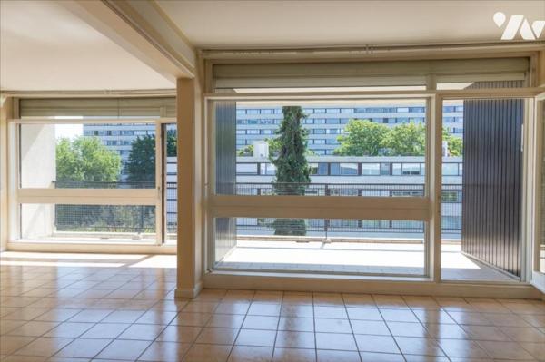 Notaire - F6 - LILLE 'MAURICE PELLEVOISIN' - Exclusivité