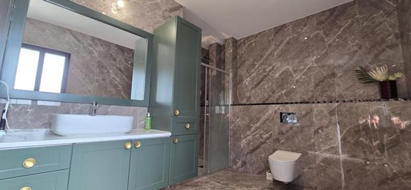 PROCHE CHARTRES Demeure prestigieuse en vallée de l'Eure