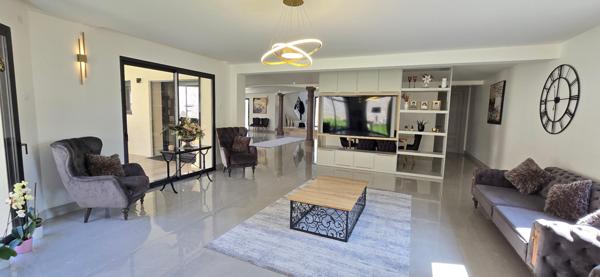 PROCHE CHARTRES Demeure prestigieuse en vallée de l'Eure