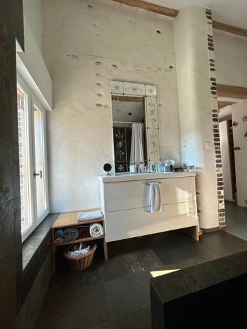 À vendre : propriété d’exception en pleine campagne CHAMPCEVRAIS (89)