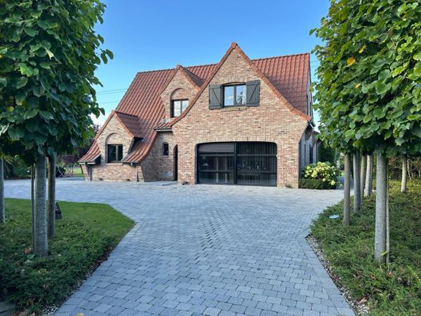 Vente Maison de luxe Estaires 12 Pièces 205 m²