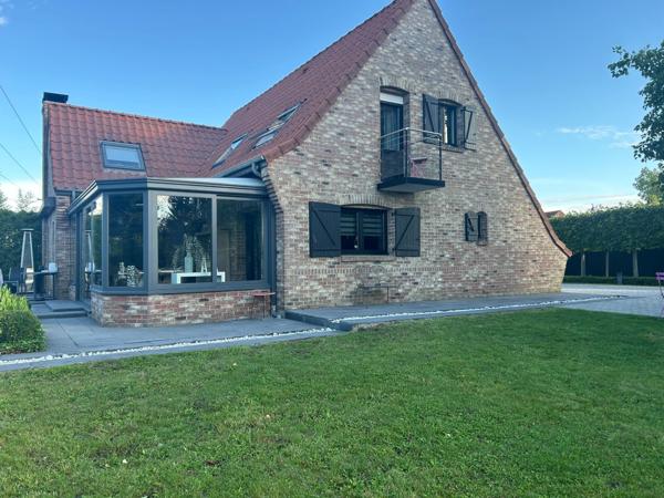 Vente Maison de luxe Estaires 12 Pièces 205 m²