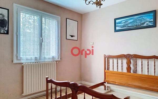 Maison à vendre    4 pièces •  Theix