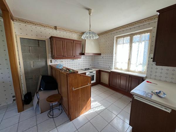 Maison à rénover, quartier Lafond, fort potentiel.