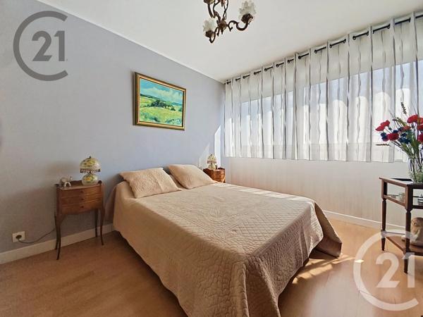 Appartement F6 à vendre  6 pièces - 122,10 m 2   TINQUEUX  - 51
