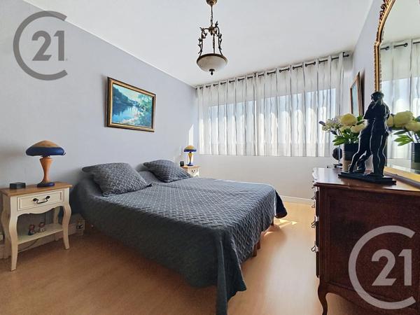 Appartement F6 à vendre  6 pièces - 122,10 m 2   TINQUEUX  - 51