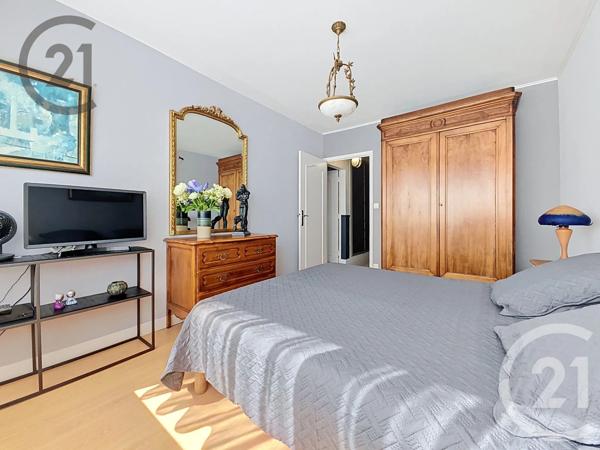 Appartement F6 à vendre  6 pièces - 122,10 m 2   TINQUEUX  - 51