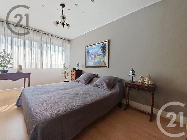 Appartement F6 à vendre  6 pièces - 122,10 m 2   TINQUEUX  - 51