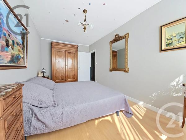 Appartement F6 à vendre  6 pièces - 122,10 m 2   TINQUEUX  - 51