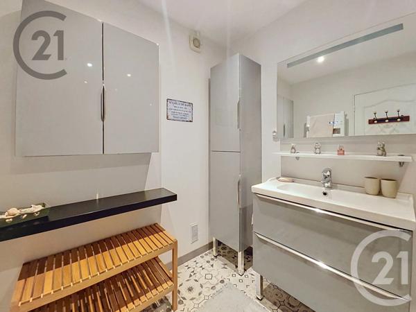 Appartement F6 à vendre  6 pièces - 122,10 m 2   TINQUEUX  - 51