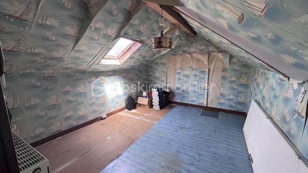 ♦️PETIT PRIX  ♦️

Découvrez cette maison d'habitation à rénover en pleine vallée sur la commune de DEVILLE.

👉🏿L'entrée de la maison nous mène directement à :

. Une cuisine
. Un séjour

👉🏿L'étage lui dessert :
 
. Deux chambres
. Une salle de bain

👉🏿Au second : 

. Deux chambres sous combles.

👉🏿Une vaste cave compose ce bien également.

➕Le plus de cette maison : 

Chaudière gaz très récente 
Assainissement conforme 

Pas d'extérieur