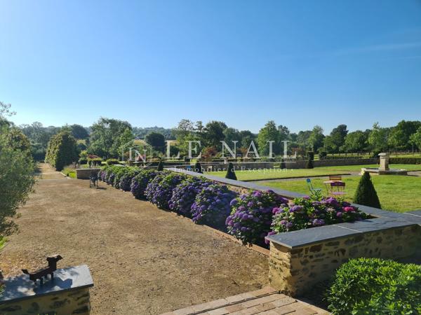 Magnifique manoir et son domaine de 25 hectares en Mayenne