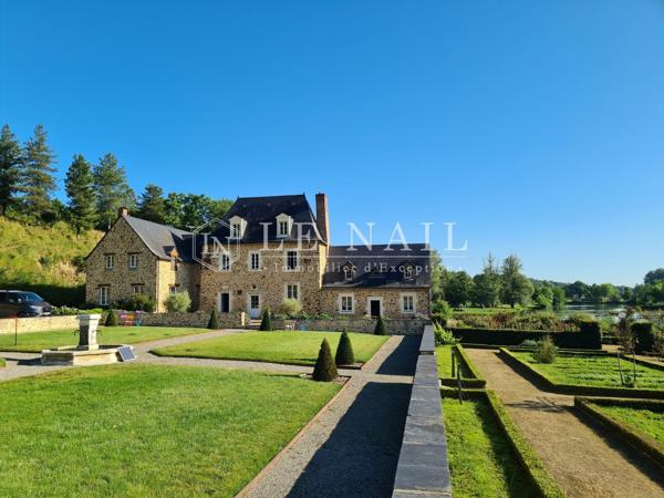 Magnifique manoir et son domaine de 25 hectares en Mayenne