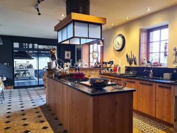 Magnifique manoir et son domaine de 25 hectares en Mayenne