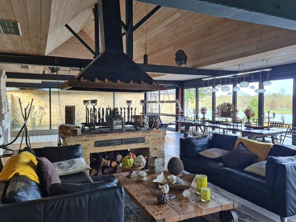 Magnifique manoir et son domaine de 25 hectares en Mayenne