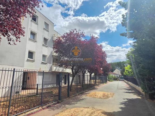 Vente                                                      Appartement
                        
                     3 pièces                      73 m2                     à Sarcelles
