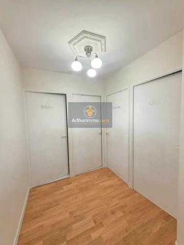 Vente                                                      Appartement
                        
                     3 pièces                      73 m2                     à Sarcelles