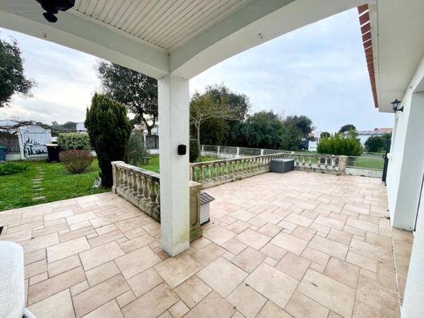 Maison individuelle à vendre à Saint-Jean-de-Monts en Vendée (85160), ref : 998/M/2335-85092