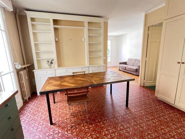 Appartement 2/3 pièces lumineux 45m² PARIS 15EME ( Convention Boucicaut )