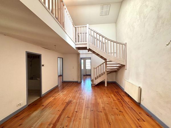 Bayonne – Cœur Historique : Rare T5 en Duplex de 106 m² avec Vue Imprenable