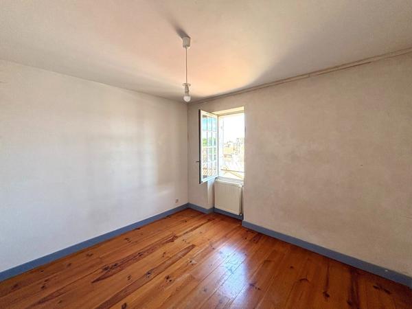 Bayonne – Cœur Historique : Rare T5 en Duplex de 106 m² avec Vue Imprenable