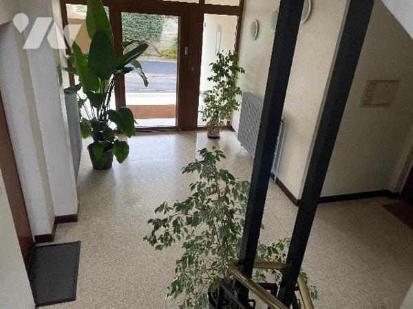 SOISSONS - Quartier de la Gare - Situé au 2ème étage - Appartement  d'environ 67 m² habitable