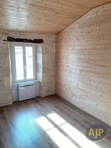 Location maison Saint Hilaire De Villefranche : 695 € - AJP Immobilier Saintes