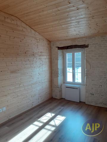 Location maison Saint Hilaire De Villefranche : 695 € - AJP Immobilier Saintes