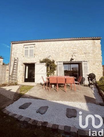 Maison traditionnelle 3 pièces de 65 m² à Andilly (17230)