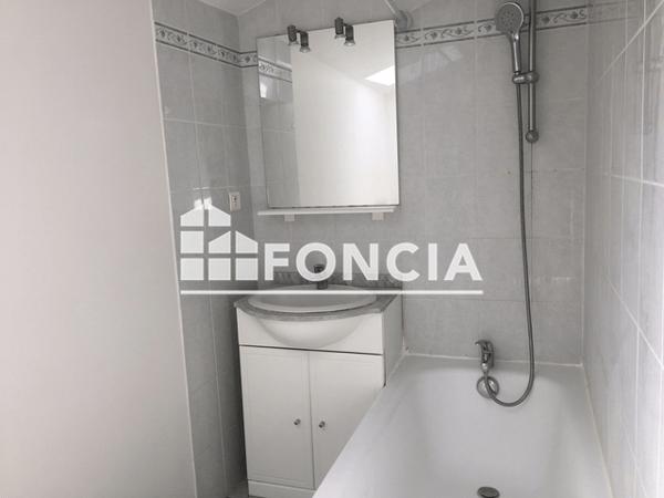 Location Appartement 2 pièces 47.38 m² - 11 RUE THIERS La Rochelle 17000