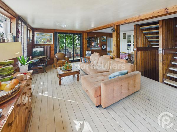 Vente
                Maison141 m² - 5 Pièces -
                    CLAMART (92140)