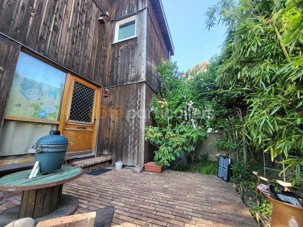Vente
                Maison141 m² - 5 Pièces -
                    CLAMART (92140)