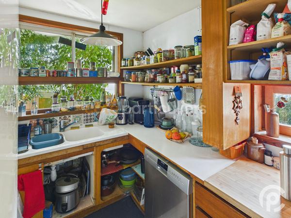 Vente
                Maison141 m² - 5 Pièces -
                    CLAMART (92140)