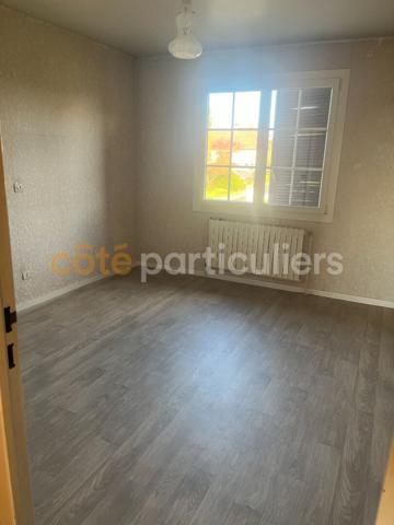 Vente
                Maison93 m² - 5 Pièces -
                    ABERGEMENT LA RONCE (39500)