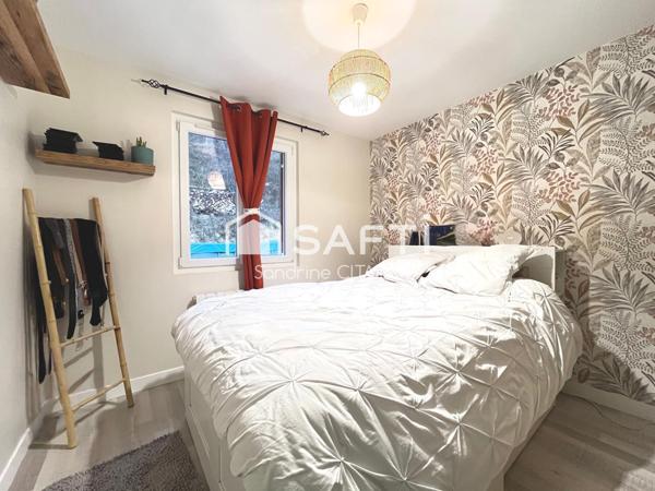 Maison rénovée avec jardin et forêt privée