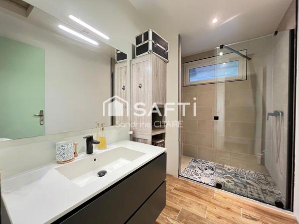 Maison rénovée avec jardin et forêt privée