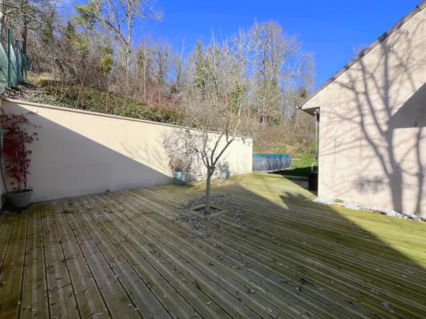 Maison rénovée avec jardin et forêt privée