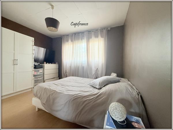 DRANCY - IMMEUBLE 2 APPARTEMENTS F3 + GARAGES + JARDIN