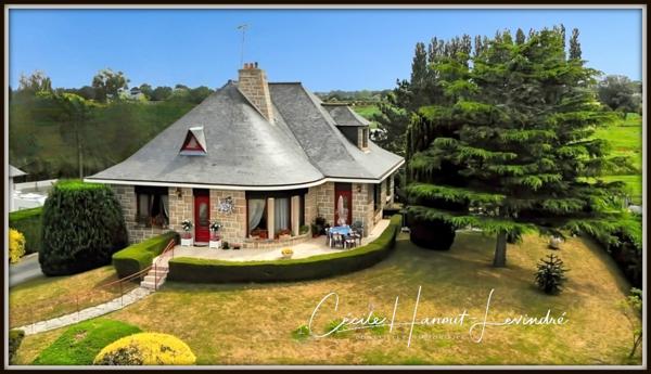 Le Mont-Saint-Michel (50170) Secteur Baie du Mont-Saint-Michel - pavillon sur sous-sol 165 M² - 5 chambres - terrain 1662 m².