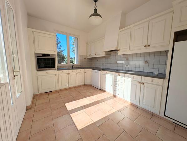 Maison Croissy-sur-seine 6 pièce(s) 135.95 m2 , Croissy sur seine
