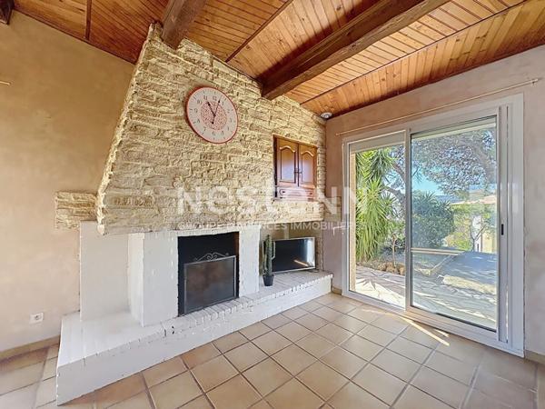 Charmante Maison de 178 m² + Local professionnel de 150 m² dans propriété avec terrain sur parcelle de 2566 m² à Portel-des-Corbières